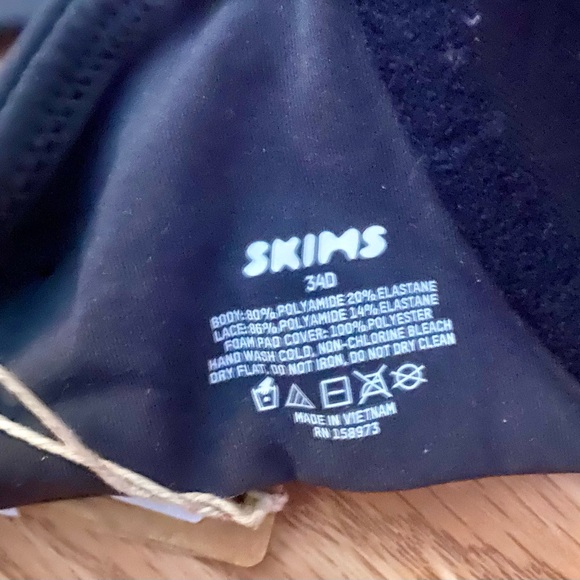 Skims fits everybody lace t-shirt Black Underwire Bra Women's Intimates 34d NWT - Picture 3 of 4